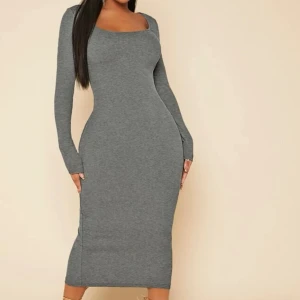 Grå klänning - Väldigt bekvämt tyg väldigt stretchig 