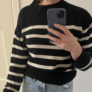 Randig Tröja Gina Tricot - Gott skick, inköpt förra sommaren.