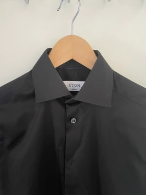 Eton skjorta - Storlek 38 . 15, Signiture Twill 100% cotton Har använts endast 1 gång