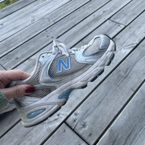 New balance 530 - Fina blå new balance som jag inte längre behöver. Storlek 38,5. Frakten tillkommer💛
