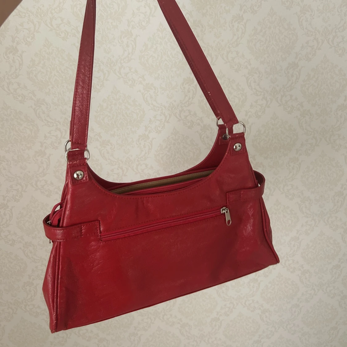Röd väska - 90