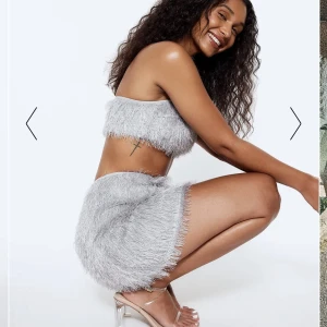 Set - Säljer detta set från Nakd, använt 1 gång. Storlek 34 i toppen och 36 i kjolen🩷säljer båda för 250kr