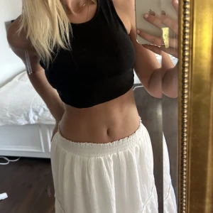 Croppat linne - Kort basic ribbat linne som passar till allt på sommaren 🤍