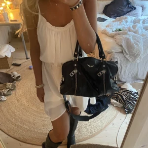 Klänning - Super fin klänning, perfekt till midsommar!