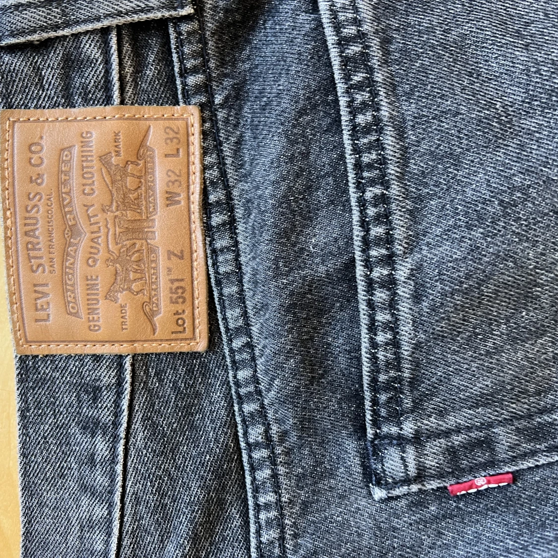 Levis 551 z gråa  - 91