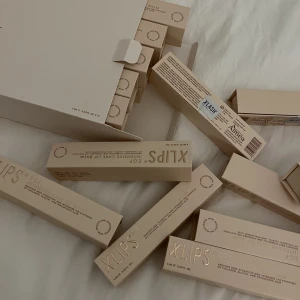 Xlips lip balm  - Säljer dessa Xlips EGF intensive care lipbalm från Xlash. 70kr styck, två för 120kr. Pris kan diskuteras. Självklart äkta, oöppnade och  oanvända. Kvitto finns bland bilderna. (Nypris 250kr)