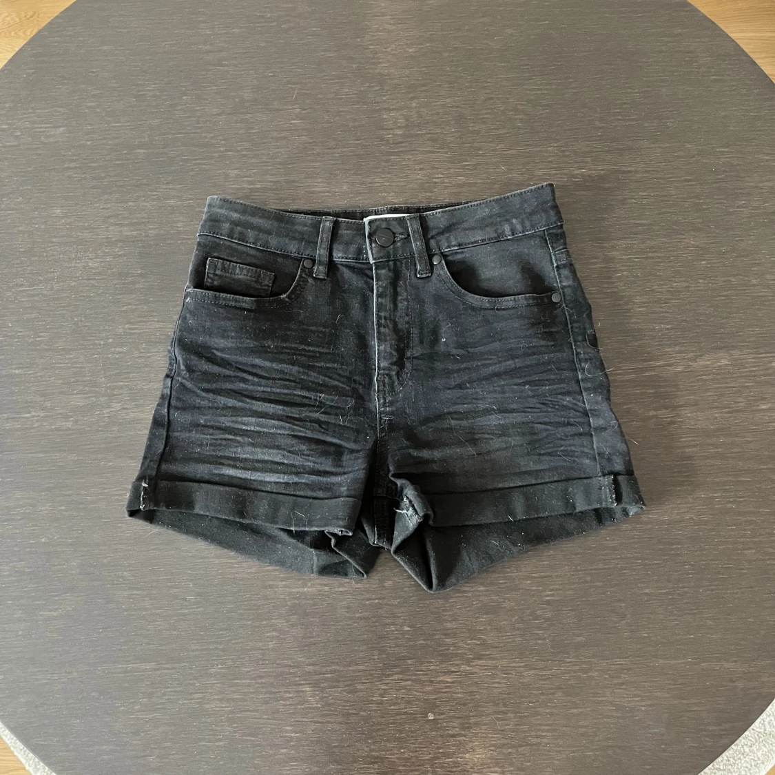 svarta shorts - 90