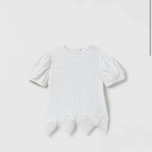 Supersöt zara topp! - Superfin topp från zara som inte kommer till användning💕