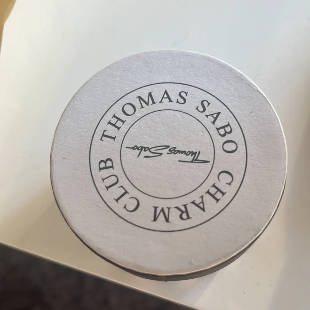 Oanvänd Silver berlock från Thomas SABOs charm club. Accessoarer.