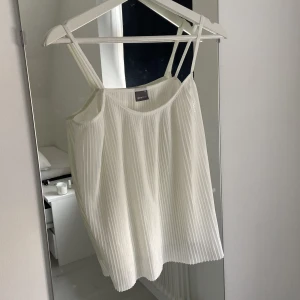 Linne - Jättefint linne från Gina. Aldrig använd. 