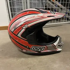 Motocross hjälm, använd, Hjälmens namn AVG RC5 Flash Red THOR glasögon, använd Kan skicka med PostNord 