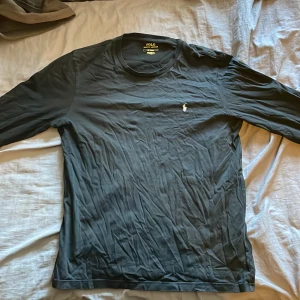 Ralph lauren tröja - Säljer min Ralph lauren tröja, storlek M, knappt använd, fint skick, ny pris 899