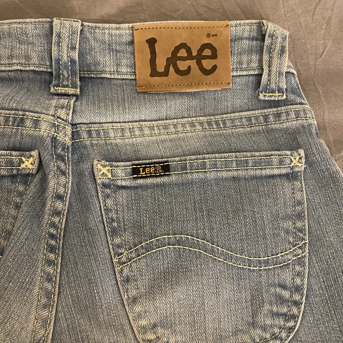 Lågmidjade ljusblå jeans från Lee!🧊 - 91