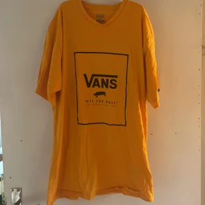 Vans t-shirt  - Jätte fin t-shirt från vans, använd fåtal gånger