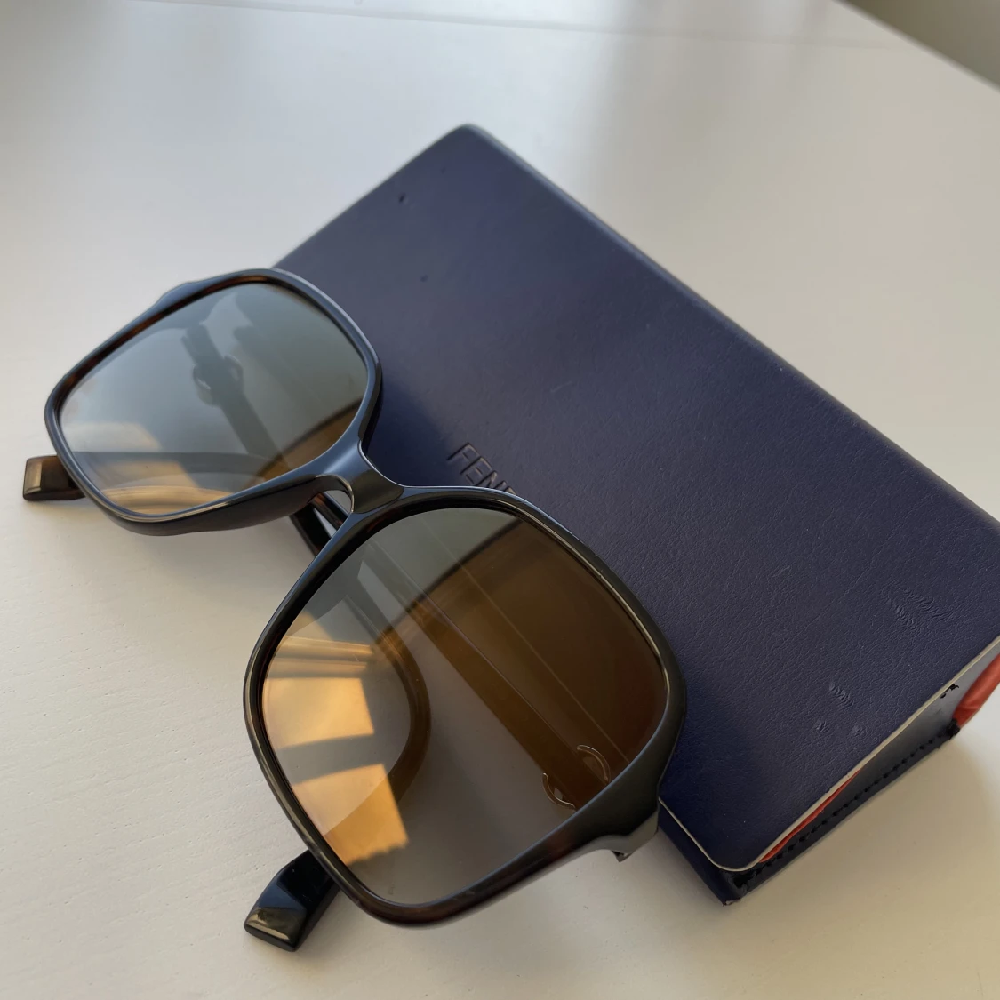 Solglasögon Fendi - 91