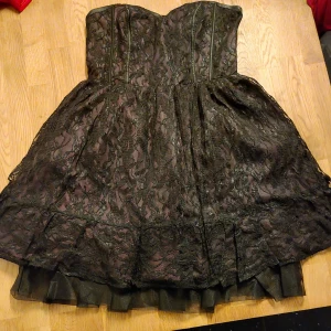 Klänning  - Spets klänning och 