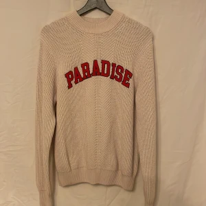 Stickad tröja - Stickad tröja från Carlings egna märke Valient i nyskick, aldrig använt. Nypris 699 mitt pris 200. Storlek XSpassar S också.