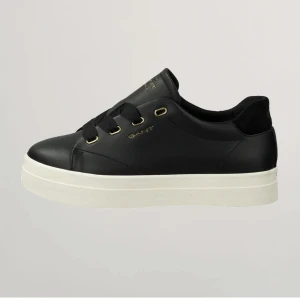 Sneakers gant  - Sneakers från gant i storlek 37 använd få gånge tyvärr för små för mig