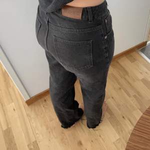 Jeans från NAKD i storlek 40. 