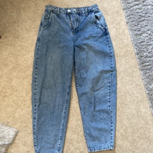 Blåa jeans  - Fint skick från Gina 