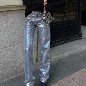 Zara disco pants - Säljer dessa populära gråglittriga byxorna från Zara. Aldrig använda 🤍