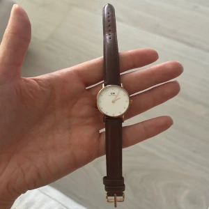Daniel Wellington klocka  - Batteribyte krävs. 
