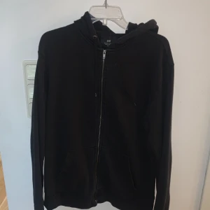 Svart Hoodie h&m - Storlek L 