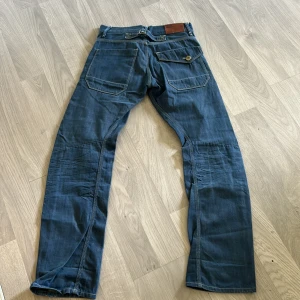 Crocker jeans - Feta vintage crocker 302 jeans😄🤝  Liten fläck som visas på sista bilden pga priset. Strl 30/32