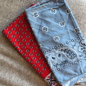 Scarfs sjalar - Säljes 10 kr/styck ❤️💙