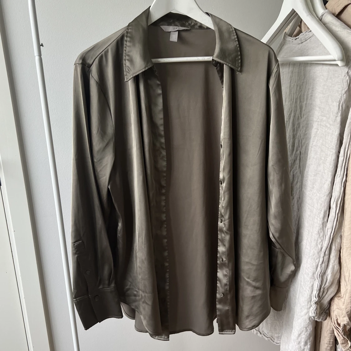 Satinskjorta/blus H&M