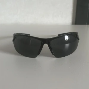 Glasögon - Snabba solglasögon 