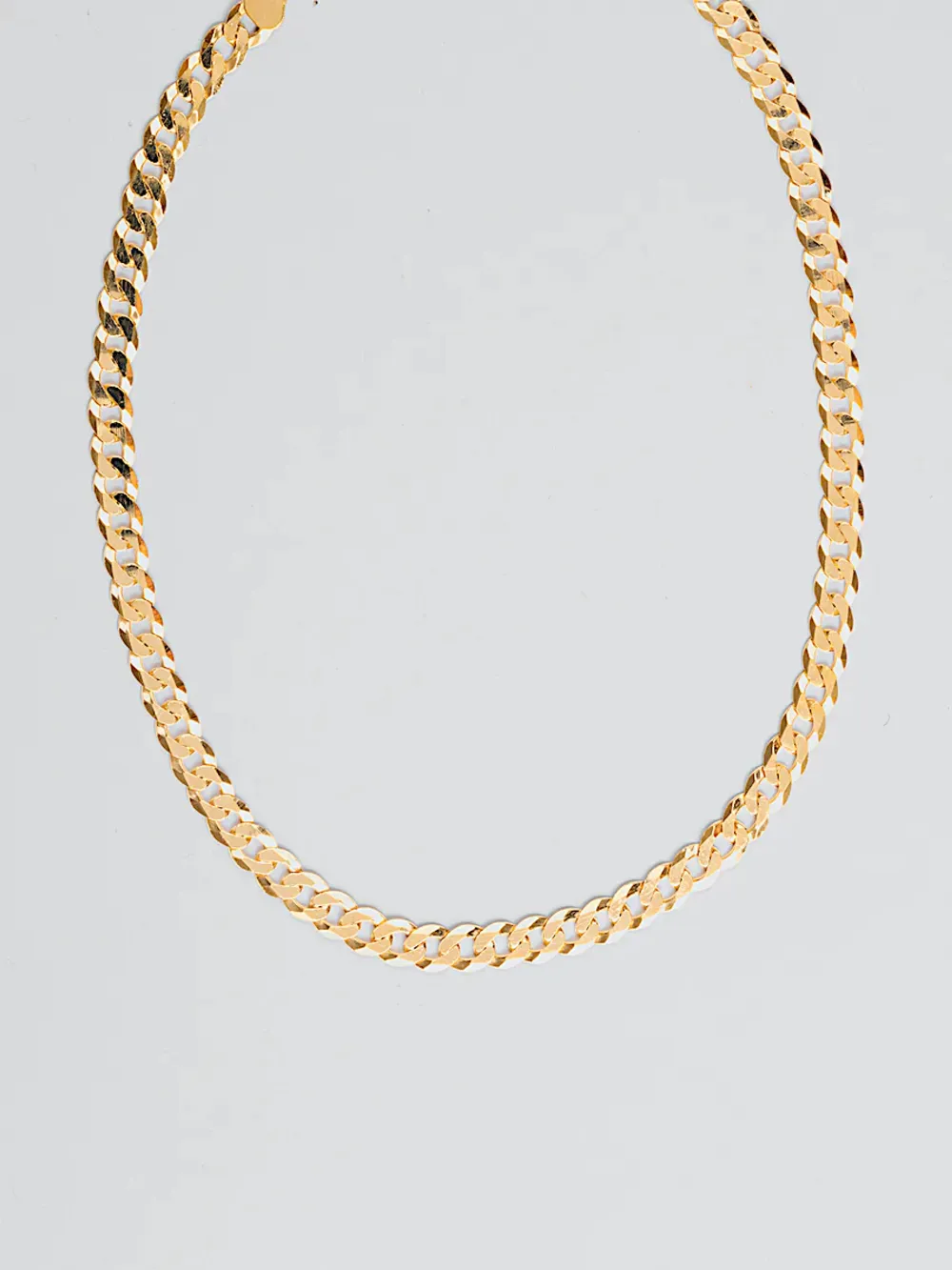 Chunky Kedje halsband 18k gold plated.  40-54 cm i längd. Helt ny aldrig använd med original förpackning. Accessoarer.