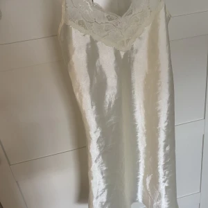 Nattlinne  - Superfint nattlinne som tyvärr inte kommer till användning💗 Storlek M men passar även en S. skriv för fler bilder! Pris kan diskuteras. 
