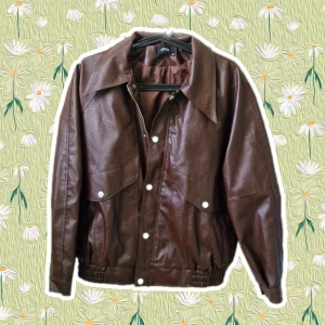 Vegansk läderjacka - Helt oanvänd vegansk läderjacka. Strl XS men är oversize så passar mer som en S