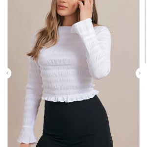 Chiquelle topp - Topp från chiquelle. Oanvänd och lappen kvar. Storlek 34/xs Nypris, 429. Slut i dom flesta storlekarna på hemsidan.