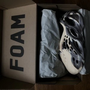 Yeezy Foam RNNR - Helt nya - EU 42 Stockx pris - 5900kr