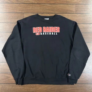 Champion Red Raider Sweatshirt  - Snygg vintage Sweatshirt i storlek L! Bara att skriva om du undrar över något🙏