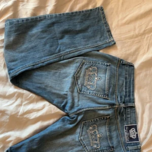 Victoria Beckham Jeans - Skitsnygga jeans, köp genom chatten, kan mötas i Stockholm annars frakt, innerbenslängd: 75cm