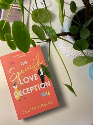 booktok/romance böcker engelska - Säljer nu Reminders of Him och The Spanish Love Deception! 60kr per bok eller båda för 100kr. Köparen står för frakten, kan mötas upp i Göteborg.💓
