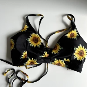Bikini överdel  - Säljer dessa bikiniöverdelar som knappt är använda. Alla är använda max 2 gånger.  30kr styck plus frakt eller 90kr plus frakt för allihop!