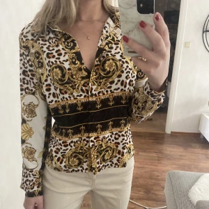 Skjorta - Mönstrad skjorta från Rut&circle storlek xs. Använd någon enstaka gång.