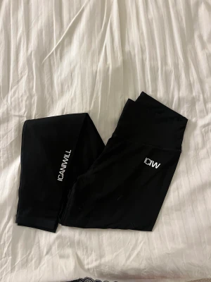 ICIW scrunch tights  - ICIW “Scrunch V-Shape Tights Black Wmn” använda några enstaka gånger