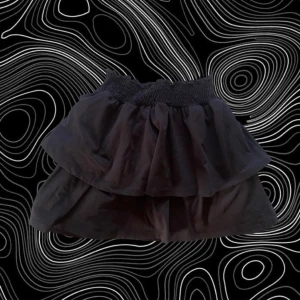 Svart volangkjol  - Svart volangkjol🖤