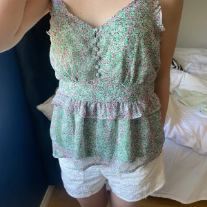 Topp - Jätte söt topp köpt förra sommaren, nästan aldrig använd