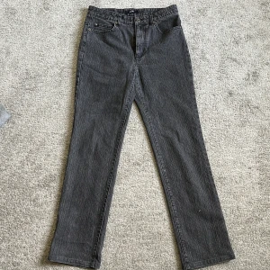 straight jeans - jättefina jeans i strl 36⚡️säljer för att de tyvärr är för stora💔toppskick! priset kan diskuteras 