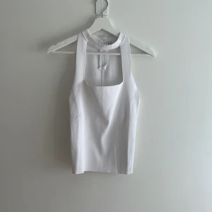 Zara chokertopp - Ny med prislapp men tyvärr lite sminkstänk (visas i bild 3) dock går det att få bort med en tvätt!