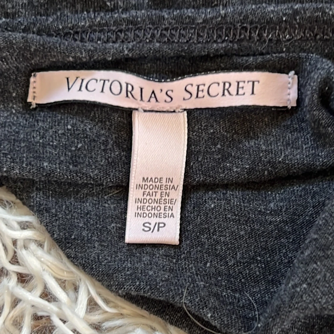 Mörkgrå linnetopp från Victoria's Secret - 2