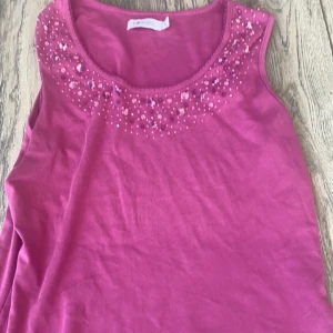 Linne  - Fint y2k linne till nu till sommarn💕har aldrig använt den. Bra material, står att den är L men jag har xs/s och den passar mig perfekt