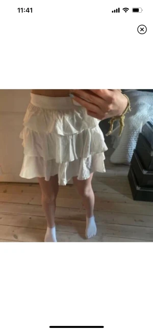 Kjol - Superfin kjol som aldrig kommit till användning!💞