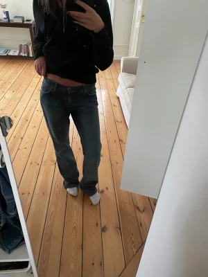 Jeans - Lågmidjade jeans, är 173 